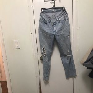 Old Navy Boyfriend Midrise size 6 light blue Jean